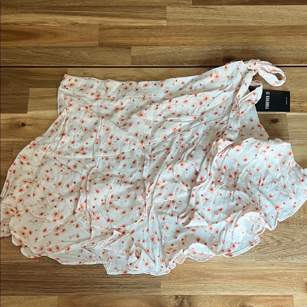 Forever 21 Floral Pink and‎ White Mini Skirt